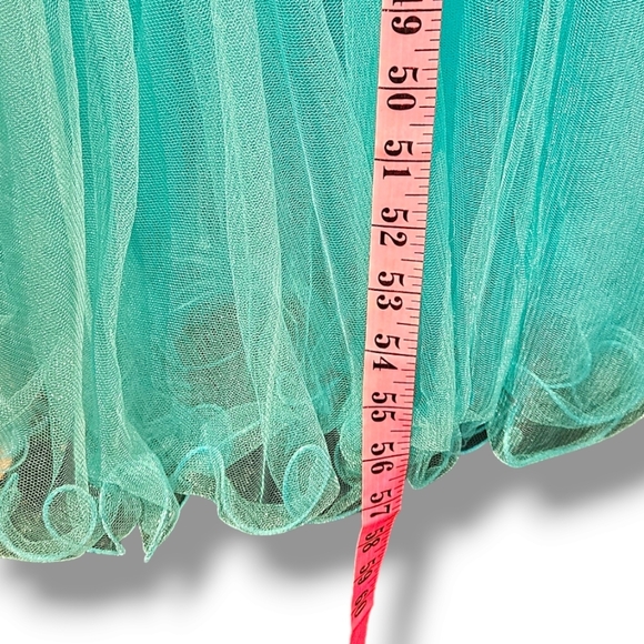 Floor-length beaded gown - Picture 4 of 16